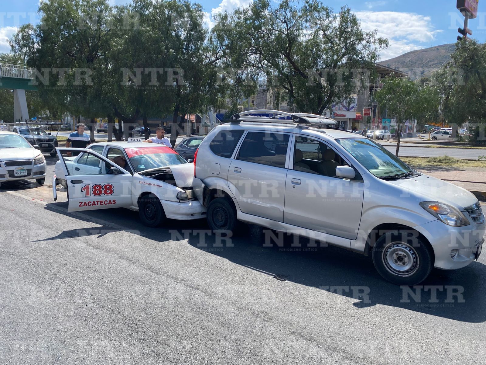 Se impactan 3 vehículos en el bulevar NTR Zacatecas