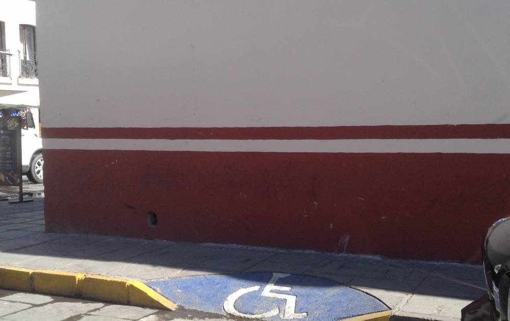 Deficiente, infraestructura para discapacitados en el estado