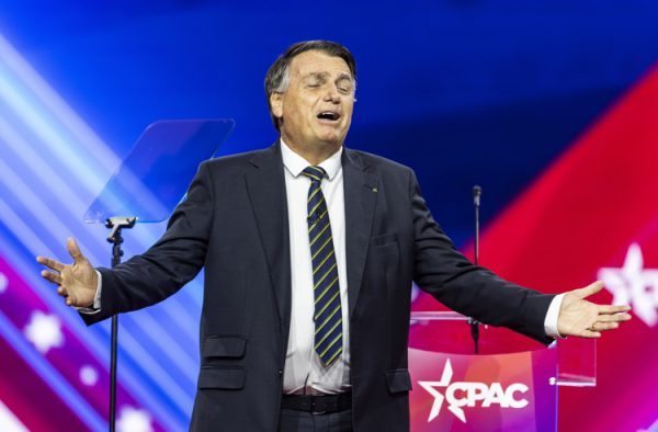 Pide equipo legal de Bolsonaro guardar caso de joyas saudíes