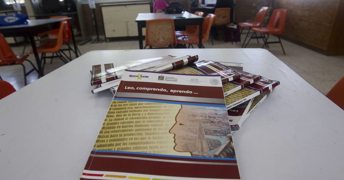 Apoyan SNTE 34 y 58 libros de texto gratuitos