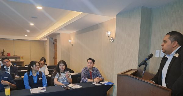 Capacitan a prestadores de servicios turísticos en manejo de conflictos ...