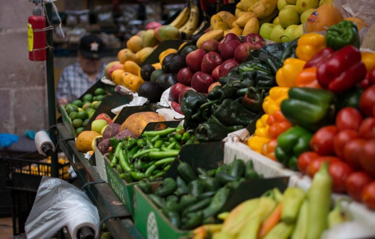 Aumentan precios de cena navideña