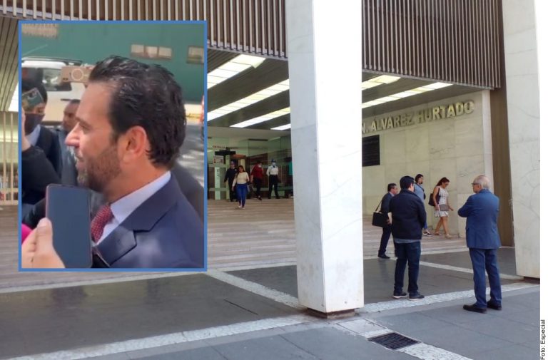 Enfrenta Loret demanda de hermano de AMLO por daño moral