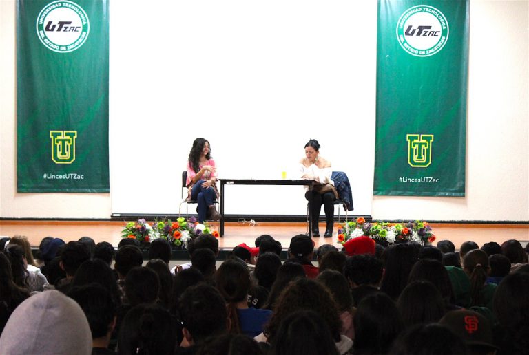Presentan obra de teatro en la Utzac