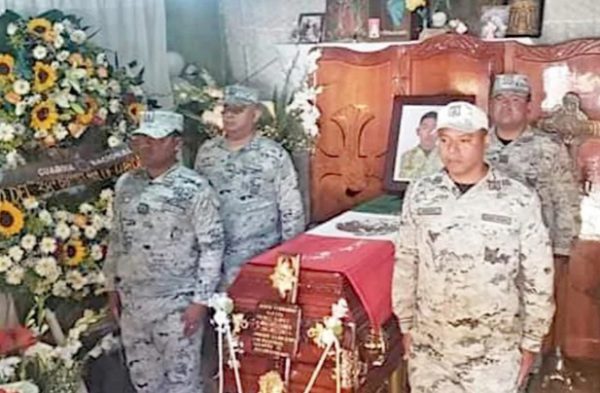 ‘Mi hijo no sabía nadar’ y lo aventaron al mar
