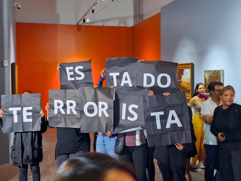 Protestas feministas en inauguración