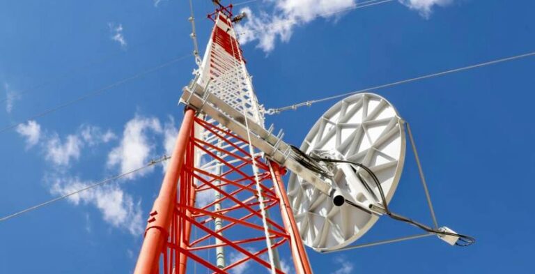 Falla en antena deja a El Soto incomunicada