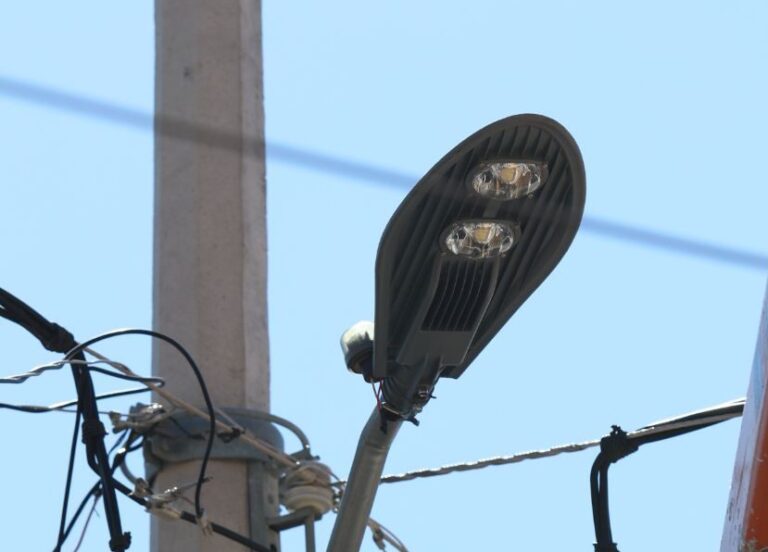 Instalación de luminarias LED reduce costos de energía