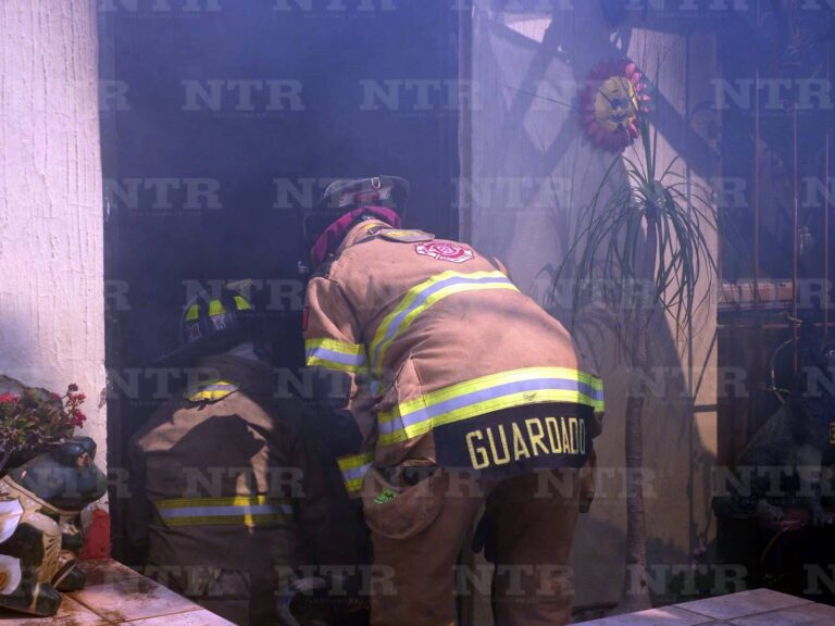 Sofocan incendio en calle Delicias, Fresnillo