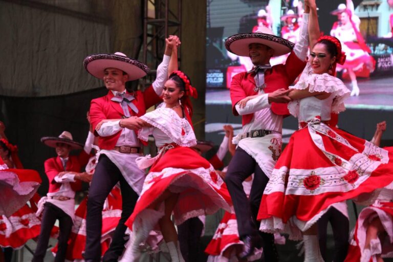 Abre IZC convocatoria para Festival del Folclor