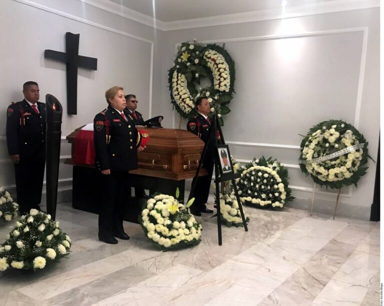 Despiden a policía asesinado tras ataque