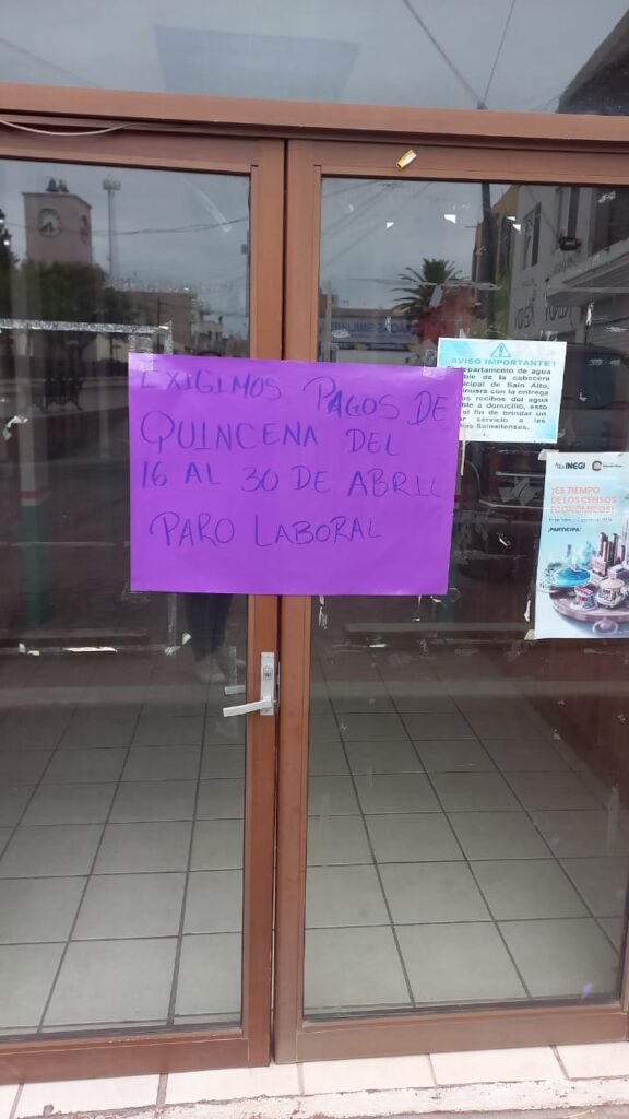 Interponen denuncias y liberan palacio municipal