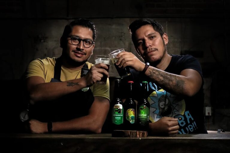 Invitan al tercer aniversario de la cervecería Reptar Brewing