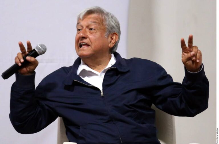 Ofrece AMLO incluir a Solalinde y Sicilia