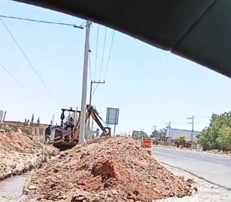 Tras obras piden colonos de Villas SNTE una entrada alterna