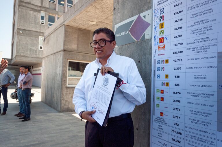 Dan constancia de senador electo a SMA