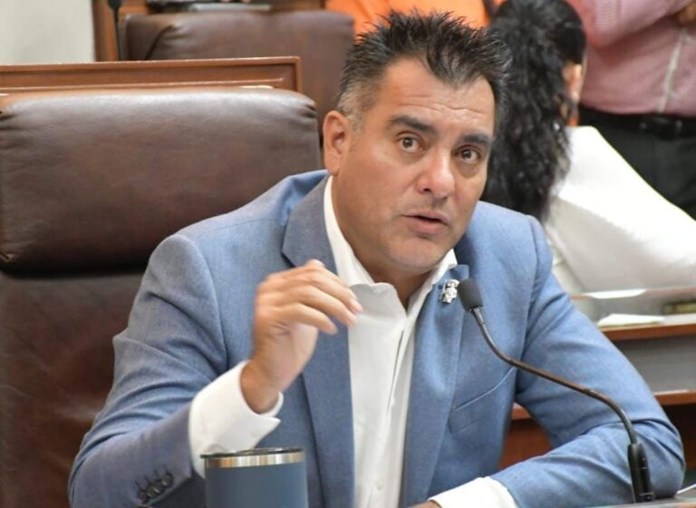 Critica diputado prueba PISA