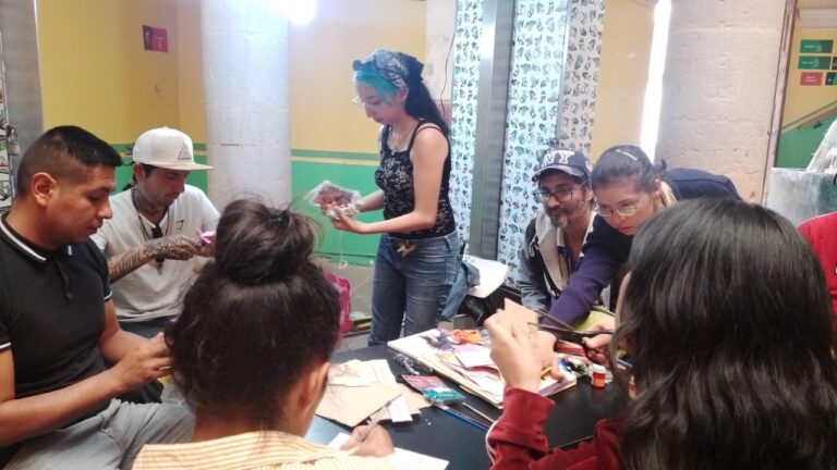 Libros y manualidades, realizan taller de lectura
