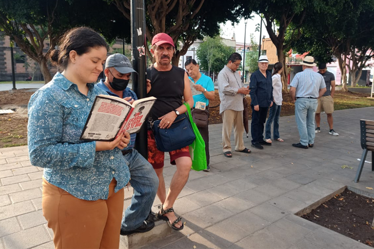 Madrugan tapatíos para participar en elecciones