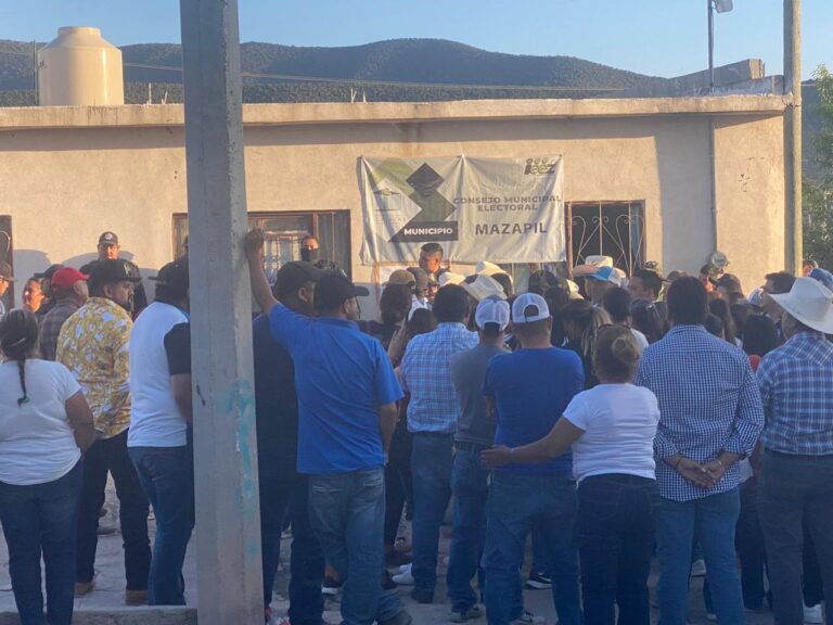 Manifestación en IEEZ por robo en la votación: PVEM