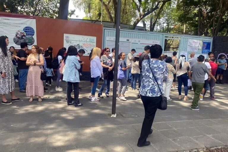Votan por primera vez