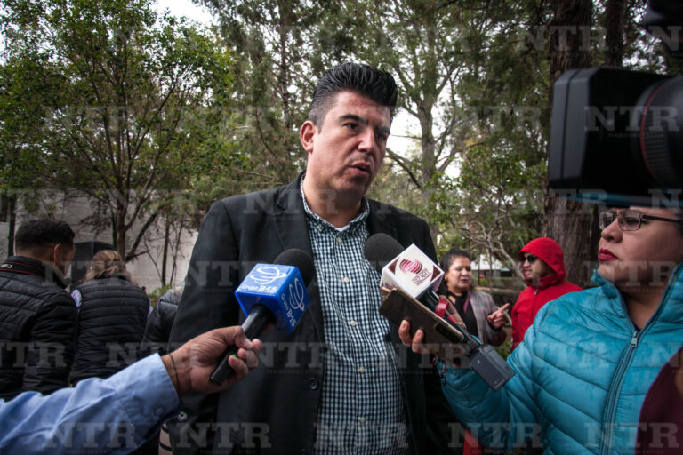 Anuncian entrega de útiles y uniformes