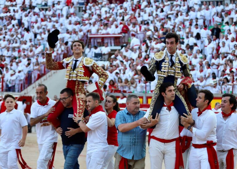 Abren la Puerta Grande en Pamplona