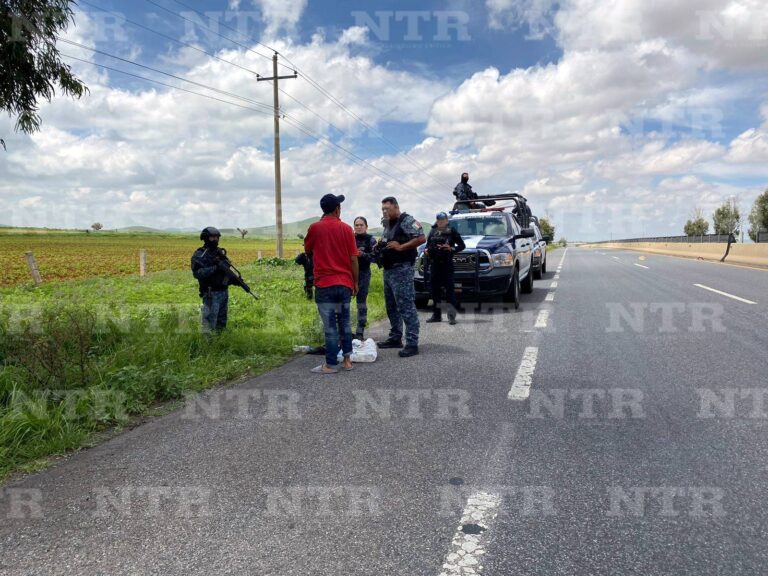 Joven dormido en la carretera alerta a las autoridades