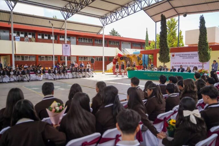 Acompaña Jorge Miranda a egresados de secundaria Técnica 34