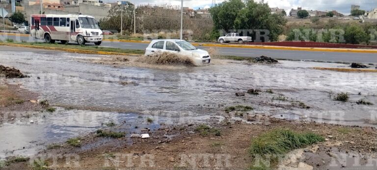 Exhortan a desazolvar alcantarilla de bulevar