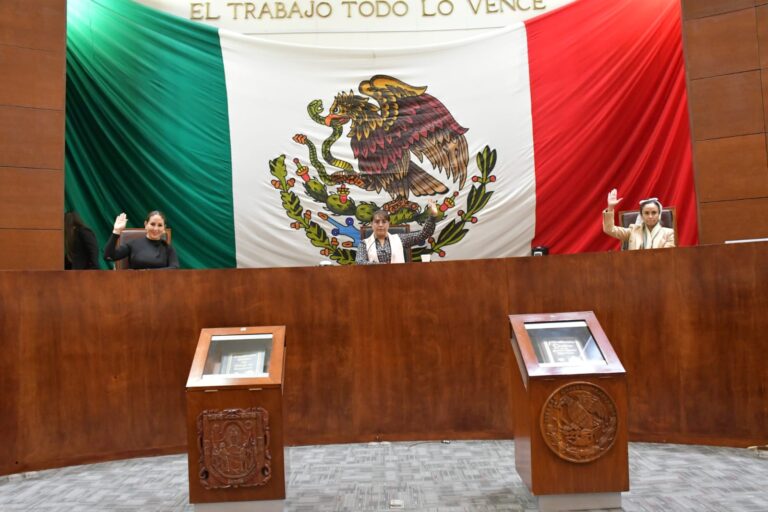 Aprueban periodo extraordinario en la Legislatura