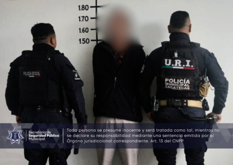 Detienen a hombre por robo a comercio
