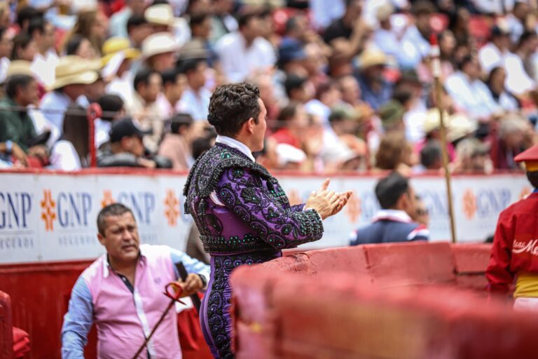 Fernando Lomelín, alta nota en la Plaza México