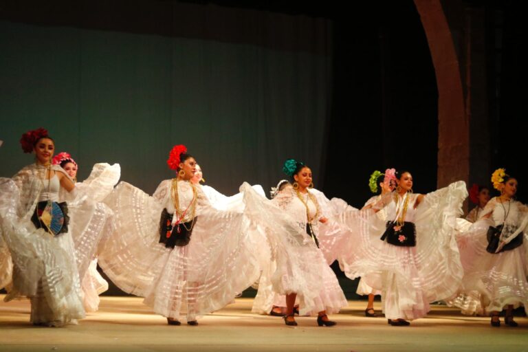 Festeja Ballet Telpochcalli décimo aniversario