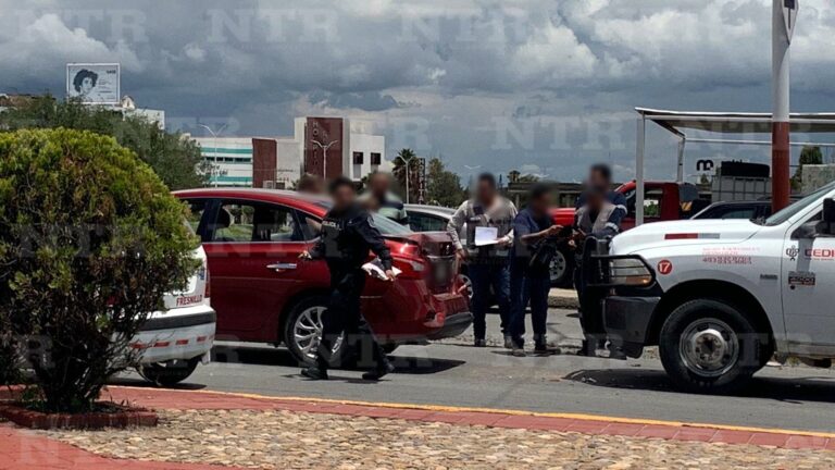 Chocan en bulevar Jesús Varela Rico