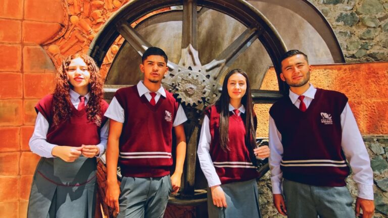 Invitan a jóvenes a ingresar al Cecytez
