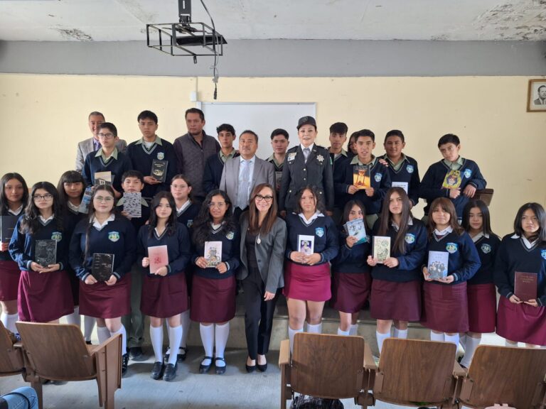 En proyecto escolar, escriben 22 libros