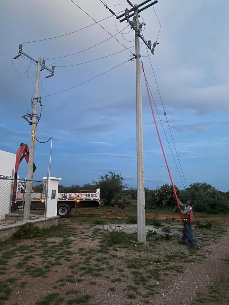 Restablecen servicio de agua después de 15 días