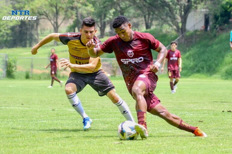 Mineros se impone a Leones Negros