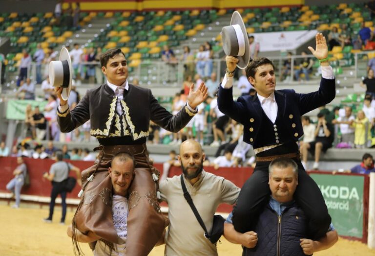 Rejoneadores, por encima de los novillos en Burgos