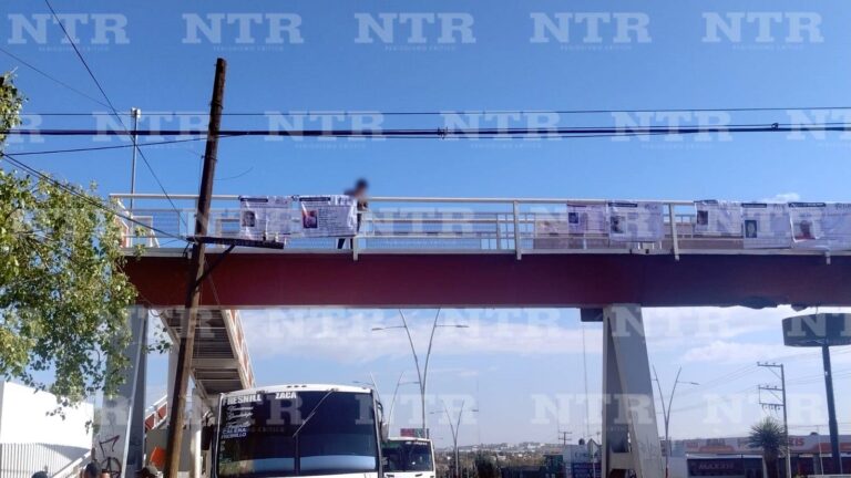 Colocan más lonas de desaparecidos en puentes de Fresnillo