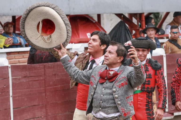 Ayala cae de pie en Tafalla