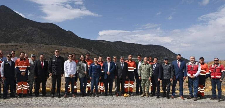 Firma gobernador convenio con Minera Aranzazu Holding