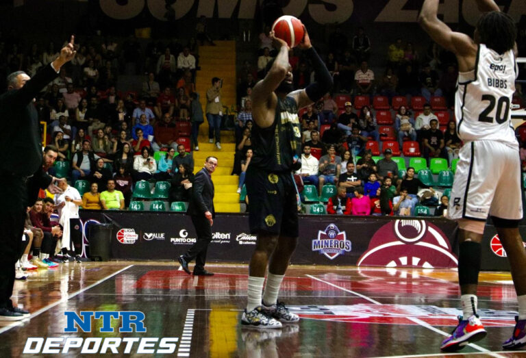 Mineros pega primero contra Panteras