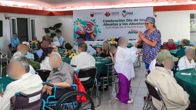 Celebran a adultos mayores de casa hogar