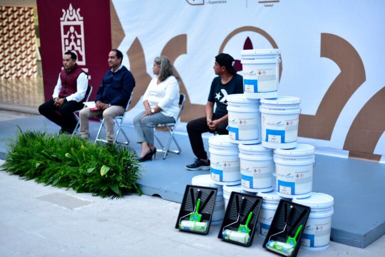 Entregan material para mejorar viviendas en Guadalupe