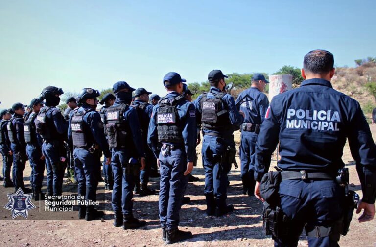 Acreditados, todos los policías de la capital