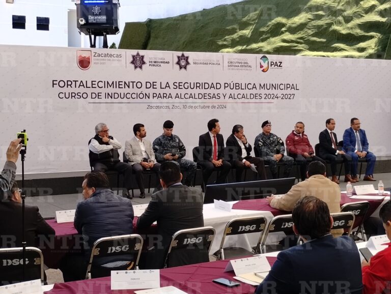 Capacitan a alcaldes para reforzar seguridad