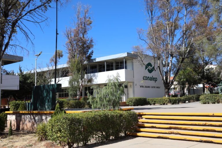 Acuerdan profesores del Conalep e ITSZN regresar a clases este jueves