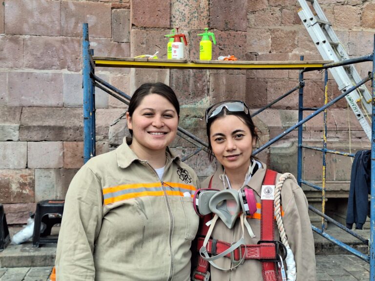 Conservan Isabel y Citlaly el patrimonio cultural del estado
